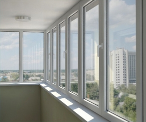 Установка окон ПВХ и остекление балконов в Москве
